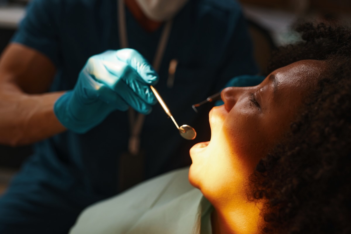 Rehabilitacion oral total con implantes dentales en Guayaquil, Ecuador.